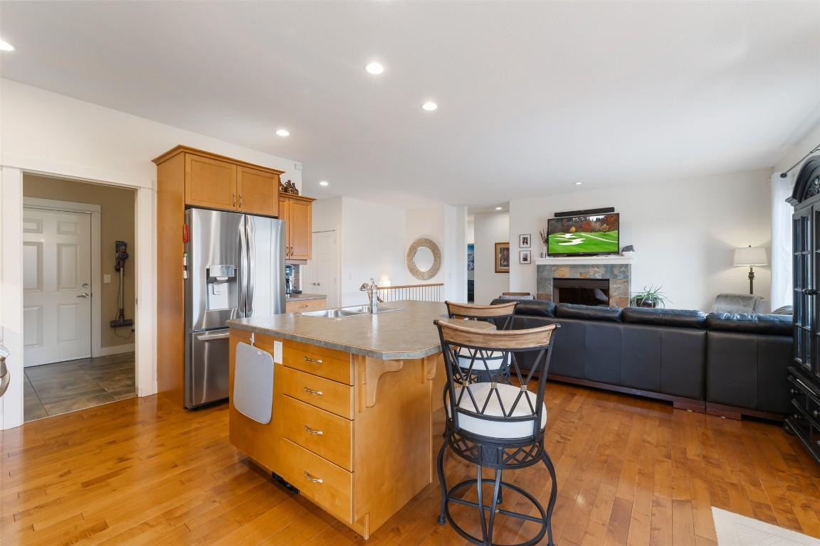 









13044


Lake Hill

Drive,
Lake Country,




BC
V4V 2P1

