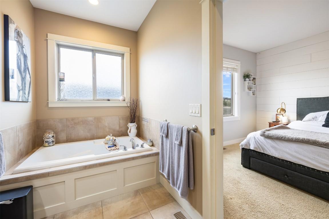 









13044


Lake Hill

Drive,
Lake Country,




BC
V4V 2P1


