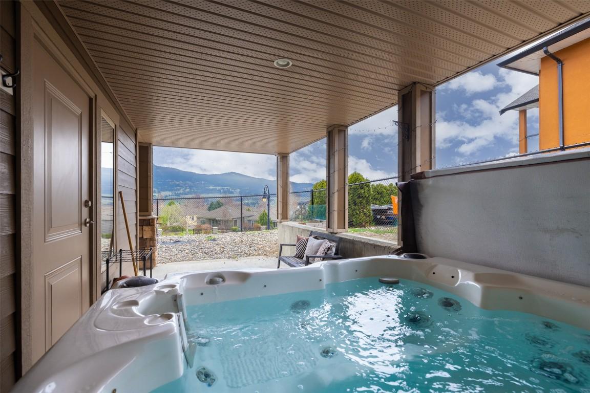 









13044


Lake Hill

Drive,
Lake Country,




BC
V4V 2P1

