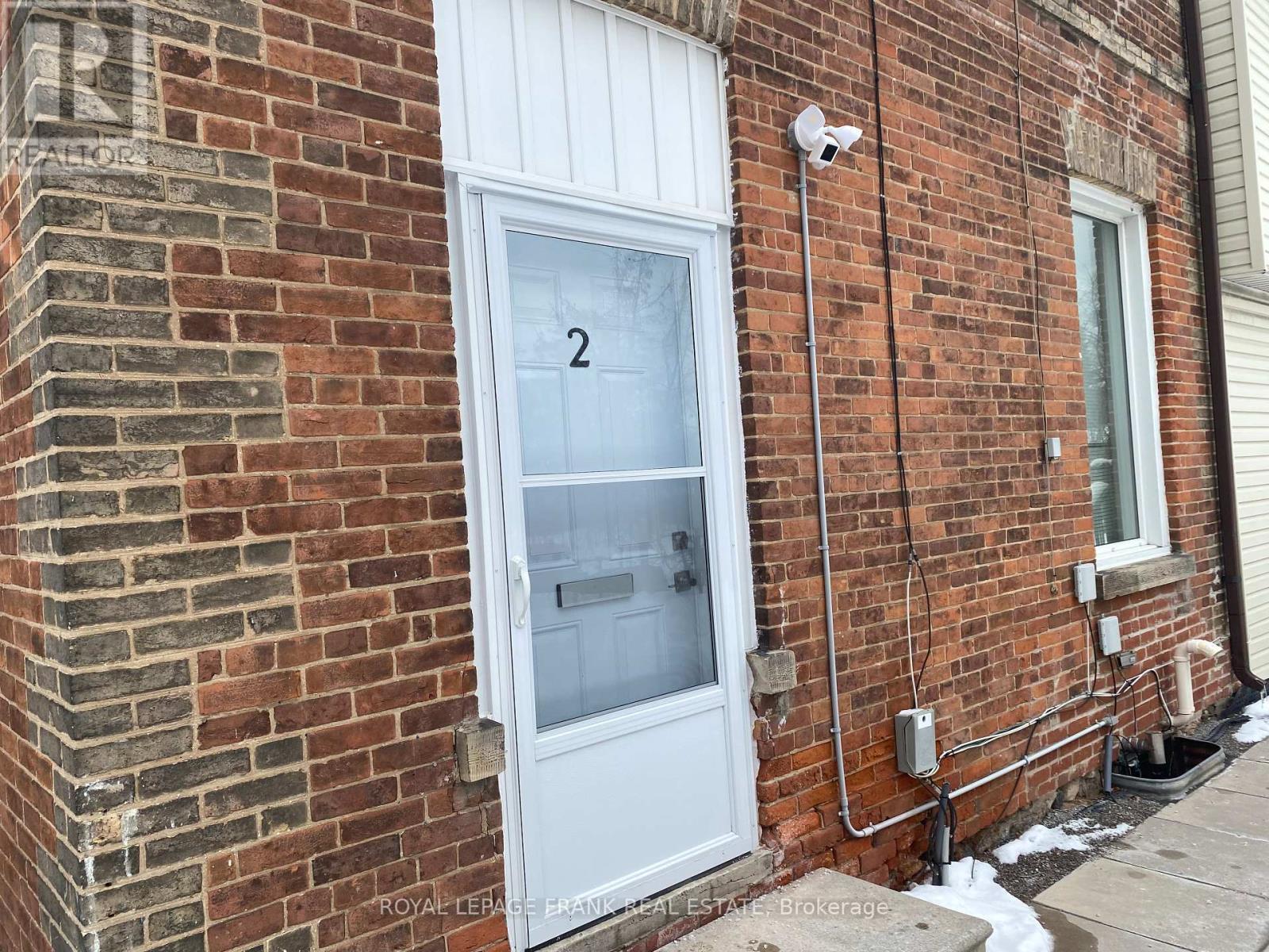 












2 - 859 DUNDAS STREET W

,
Whitby (Lynde Creek),




Ontario
L1N2N6

