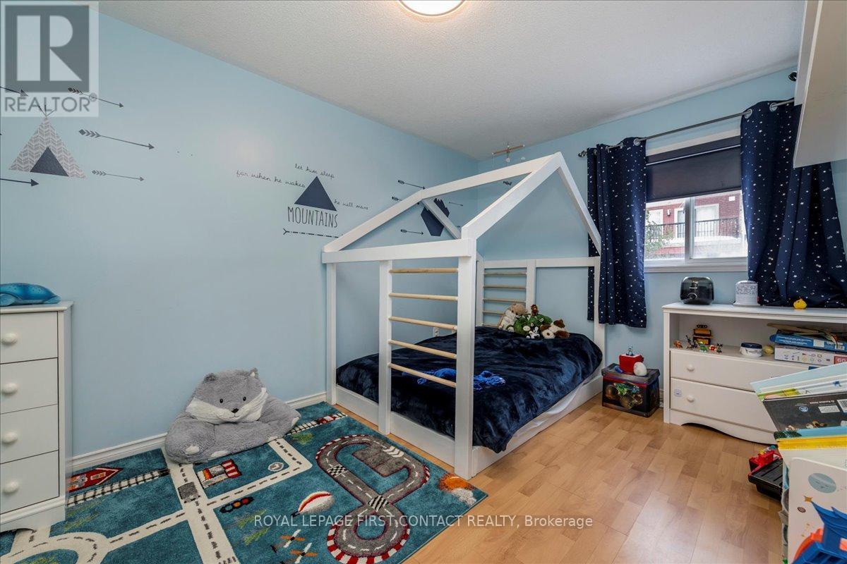 












68 DRAPER CRESCENT

,
Barrie,




Ontario
L4N6B1

