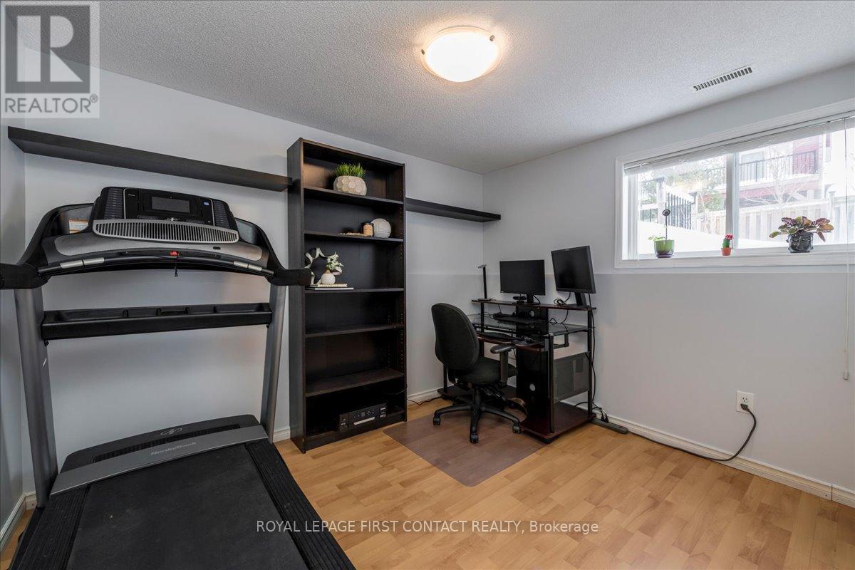 












68 DRAPER CRESCENT

,
Barrie,




Ontario
L4N6B1


