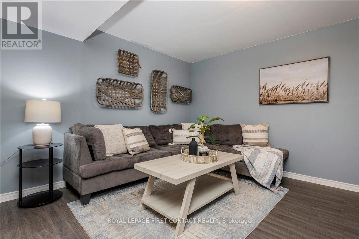 












68 DRAPER CRESCENT

,
Barrie,




Ontario
L4N6B1

