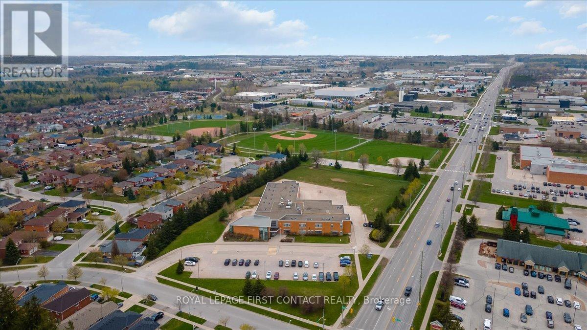 












68 DRAPER CRESCENT

,
Barrie,




Ontario
L4N6B1

