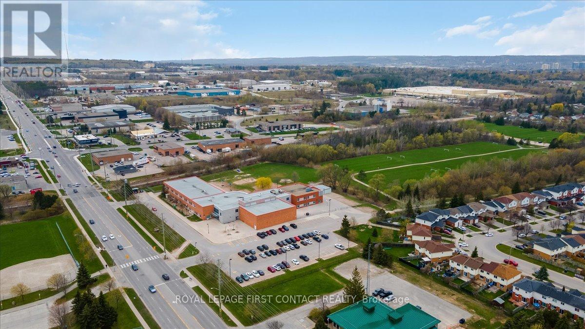 












68 DRAPER CRESCENT

,
Barrie,




Ontario
L4N6B1

