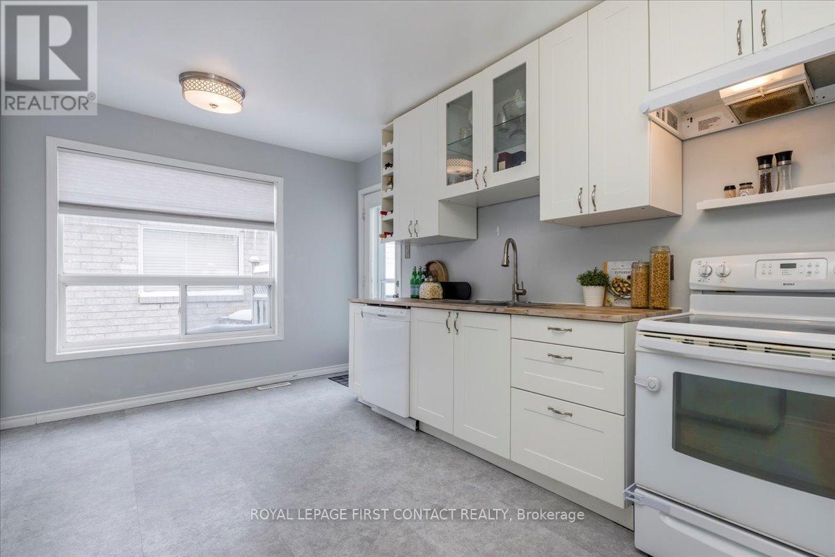 












68 DRAPER CRESCENT

,
Barrie,




Ontario
L4N6B1

