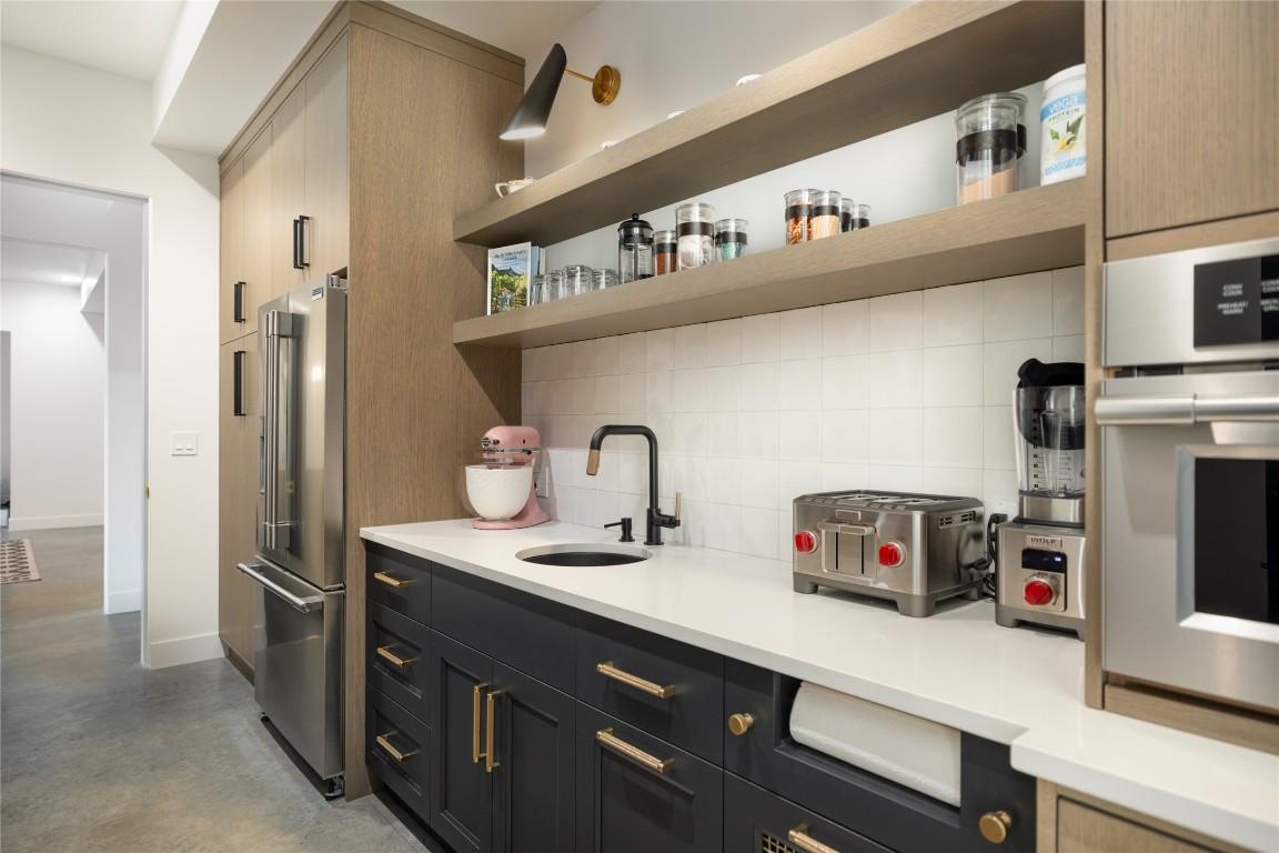 









120


Sunset

Boulevard,
Vernon,




BC
V1H 1T7

