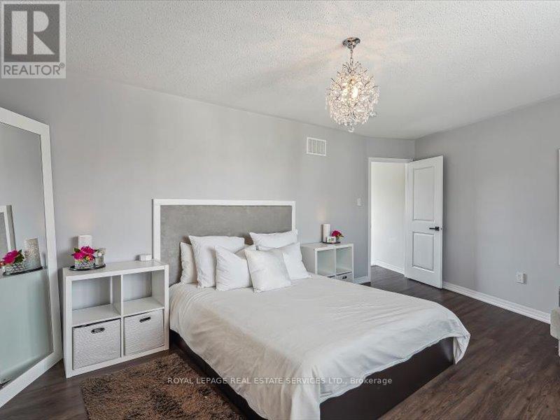 












3 - 3045 GEORGE SAVAGE AVENUE

,
Oakville,




Ontario
L6M0Y8


