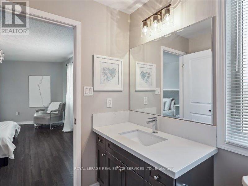 












3 - 3045 GEORGE SAVAGE AVENUE

,
Oakville,




Ontario
L6M0Y8


