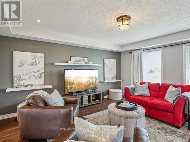 












3 - 3045 GEORGE SAVAGE AVENUE

,
Oakville,




Ontario
L6M0Y8

