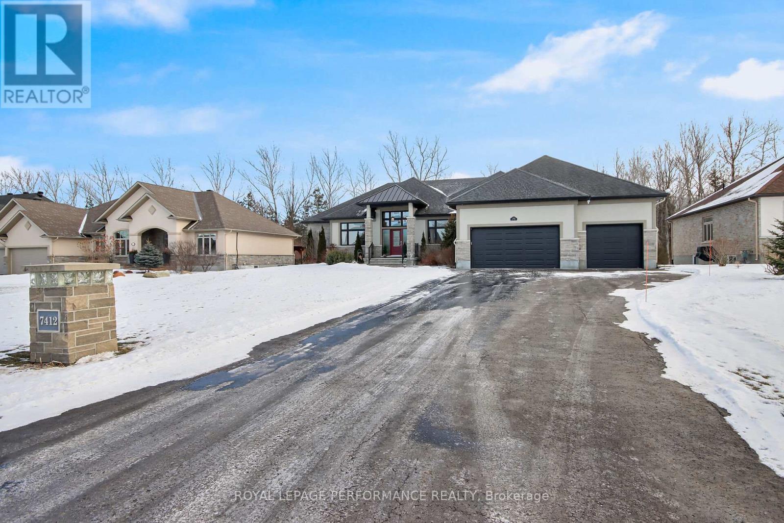 












7412 BLUE WATER CRESCENT

,
Ottawa,




Ontario
K4P0C8

