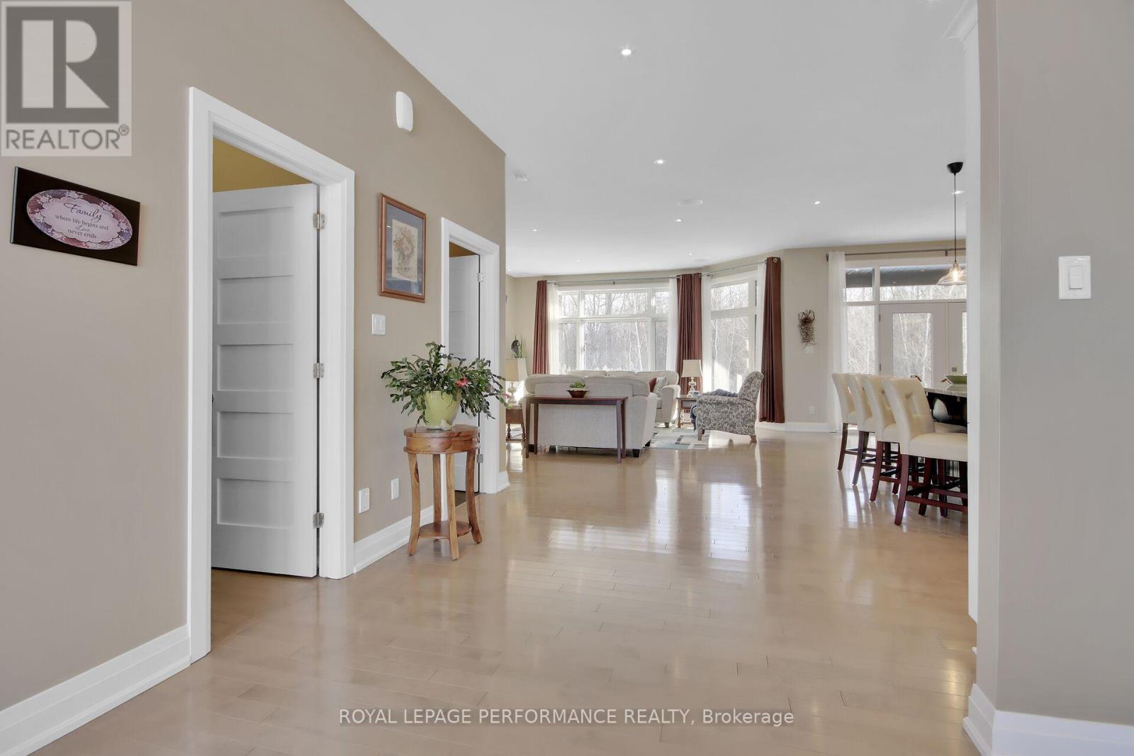 












7412 BLUE WATER CRESCENT

,
Ottawa,




Ontario
K4P0C8

