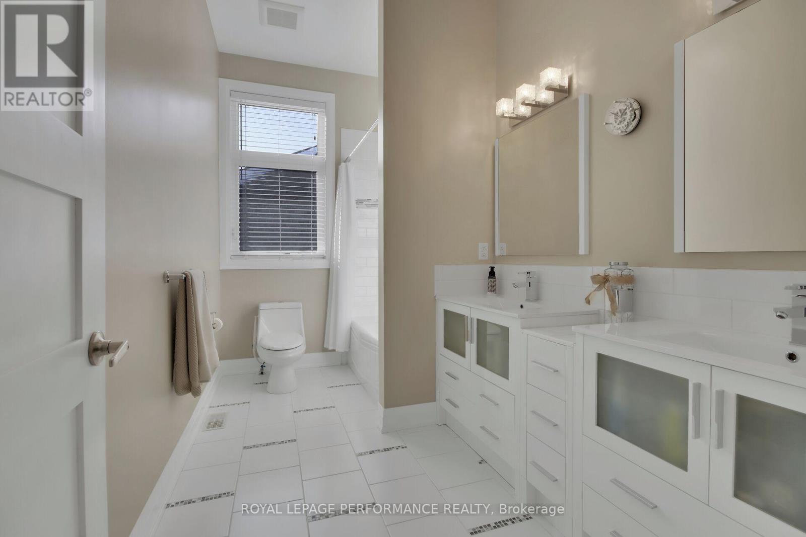 












7412 BLUE WATER CRESCENT

,
Ottawa,




Ontario
K4P0C8

