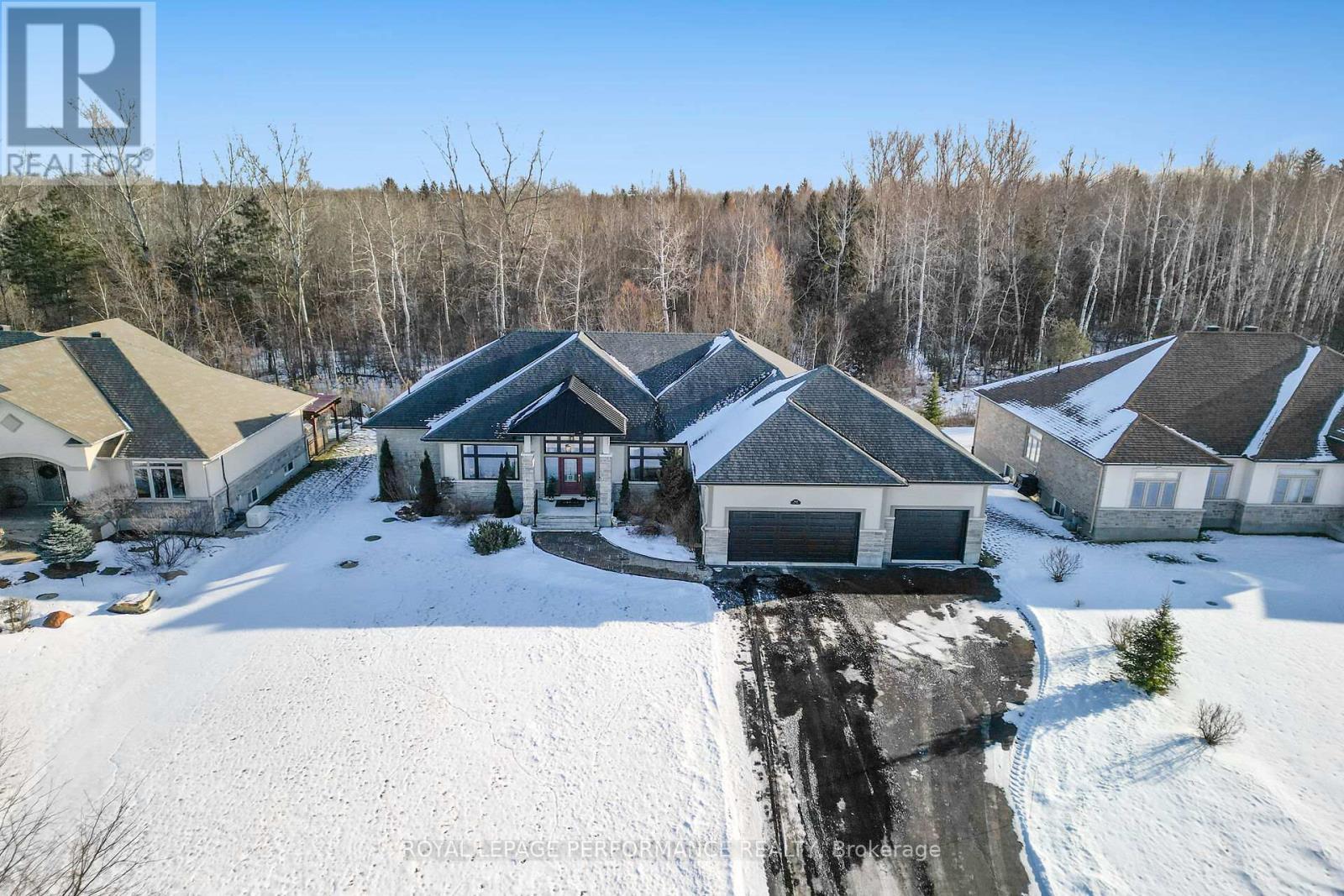 












7412 BLUE WATER CRESCENT

,
Ottawa,




Ontario
K4P0C8

