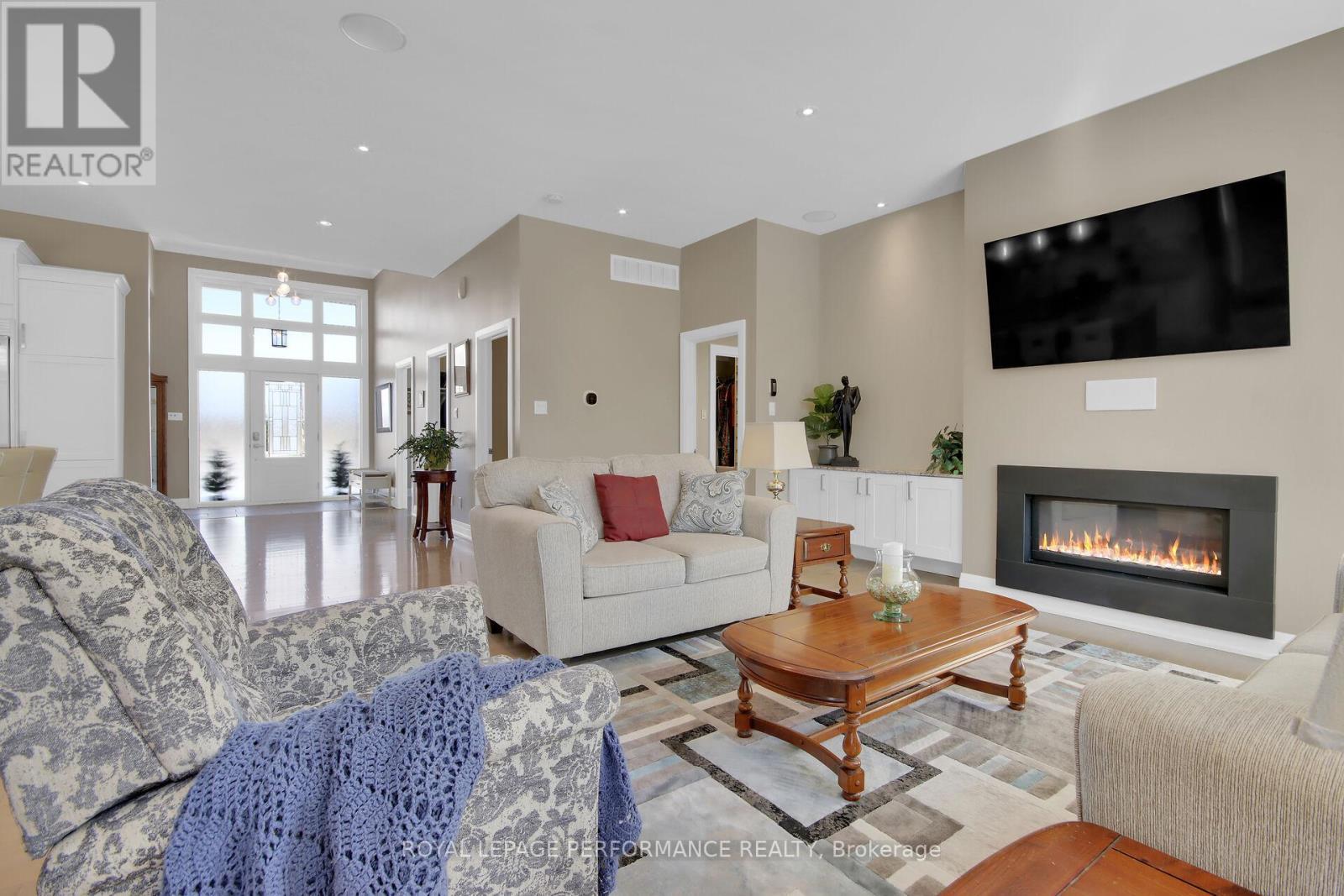 












7412 BLUE WATER CRESCENT

,
Ottawa,




Ontario
K4P0C8

