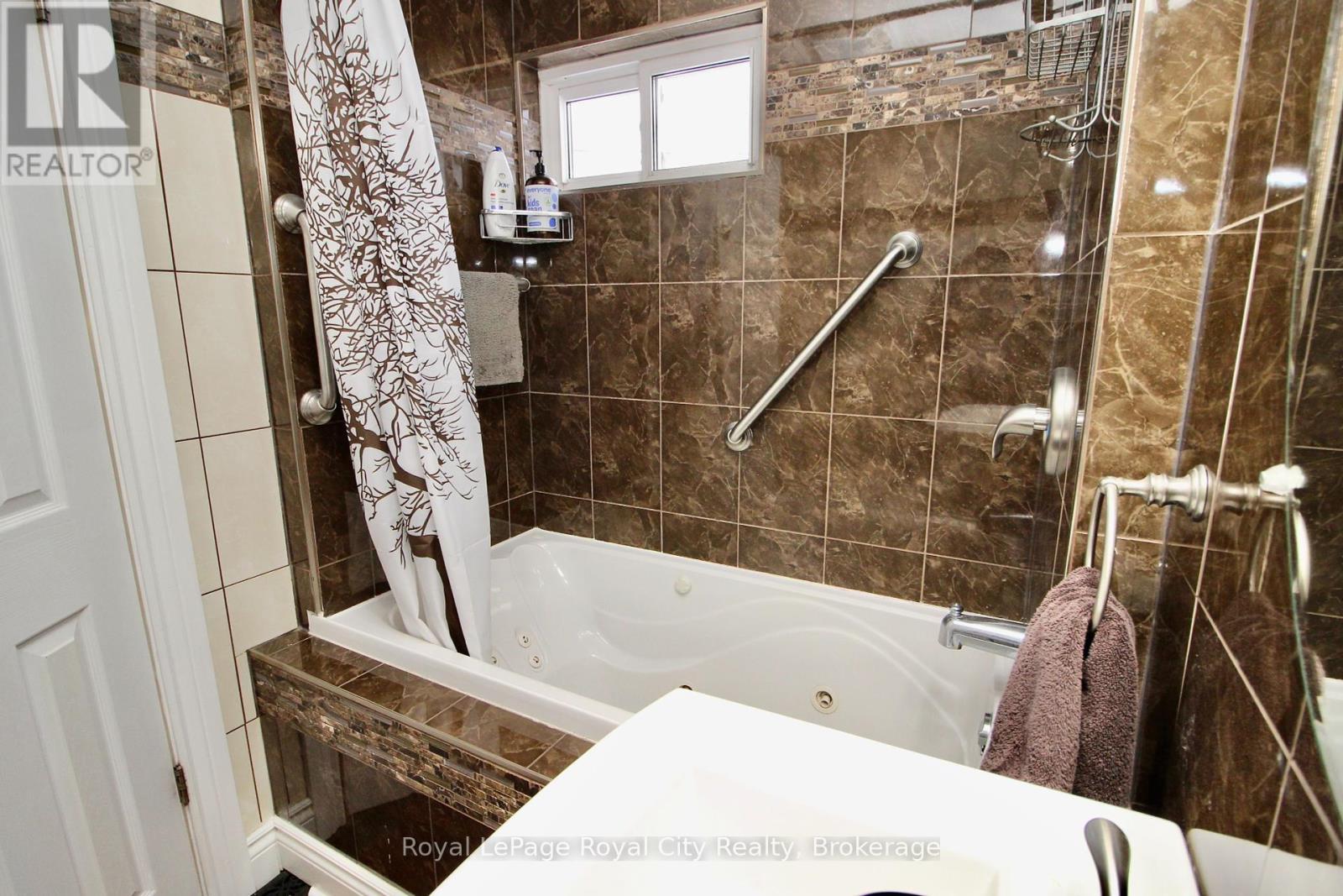 












314 CAPE CHIN ROAD N

,
Northern Bruce Peninsula,




Ontario
N0H1W0

