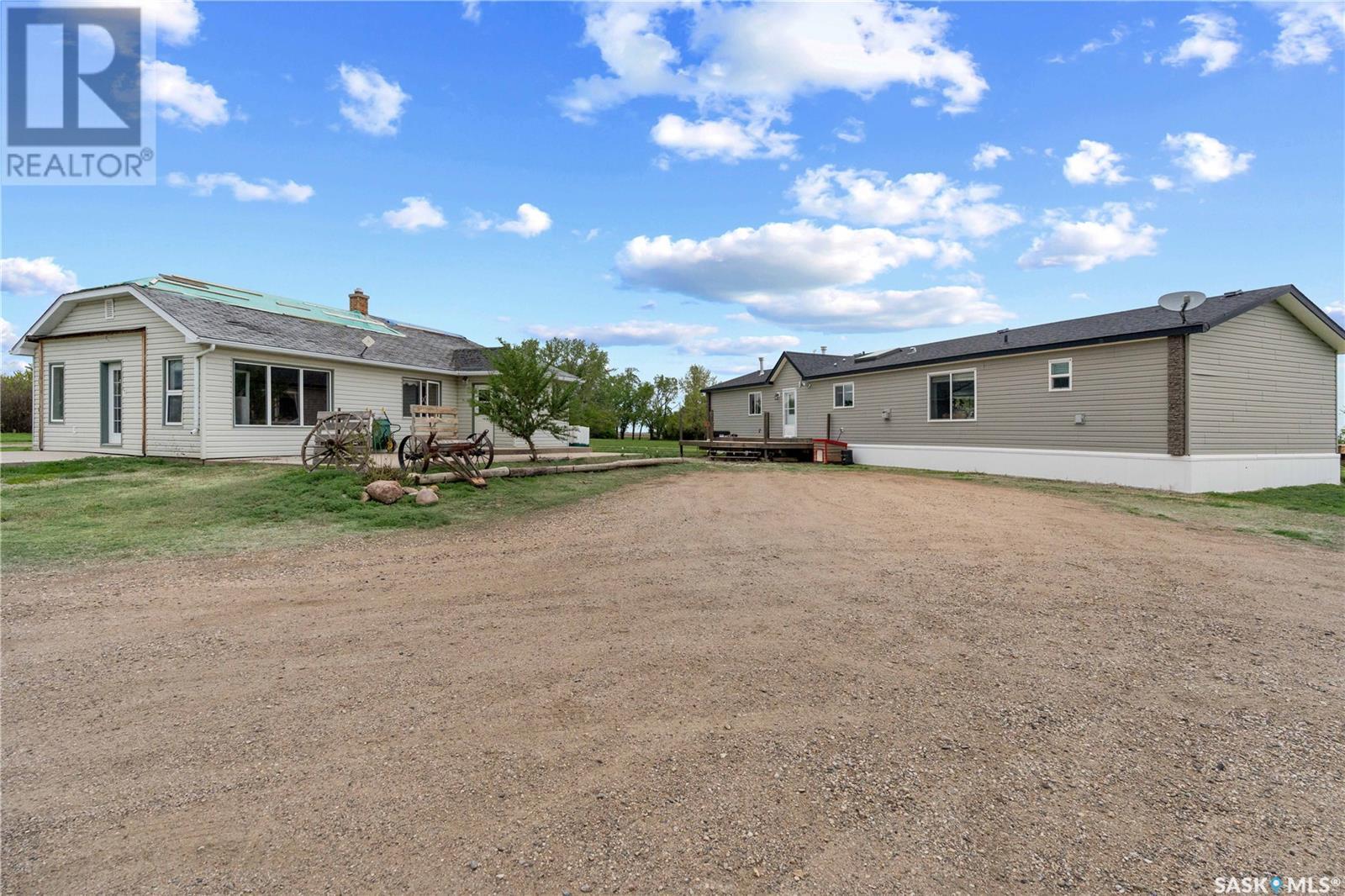 












RM of Gravelbourg Acreage

,
Gravelbourg,




Saskatchewan
S0H1X0

