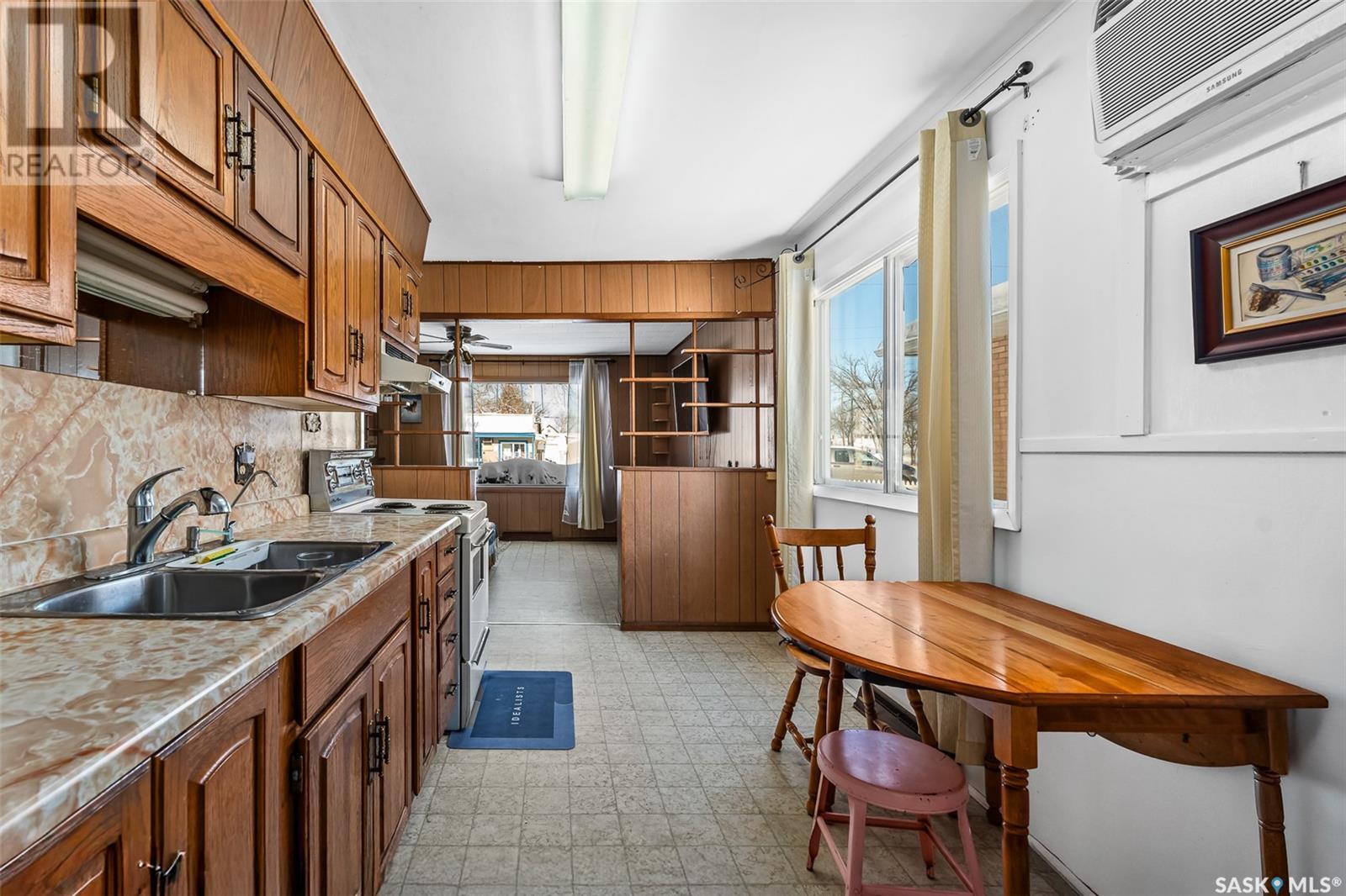 












845 Athabasca STREET E

,
Moose Jaw,




Saskatchewan
S6H0M6

