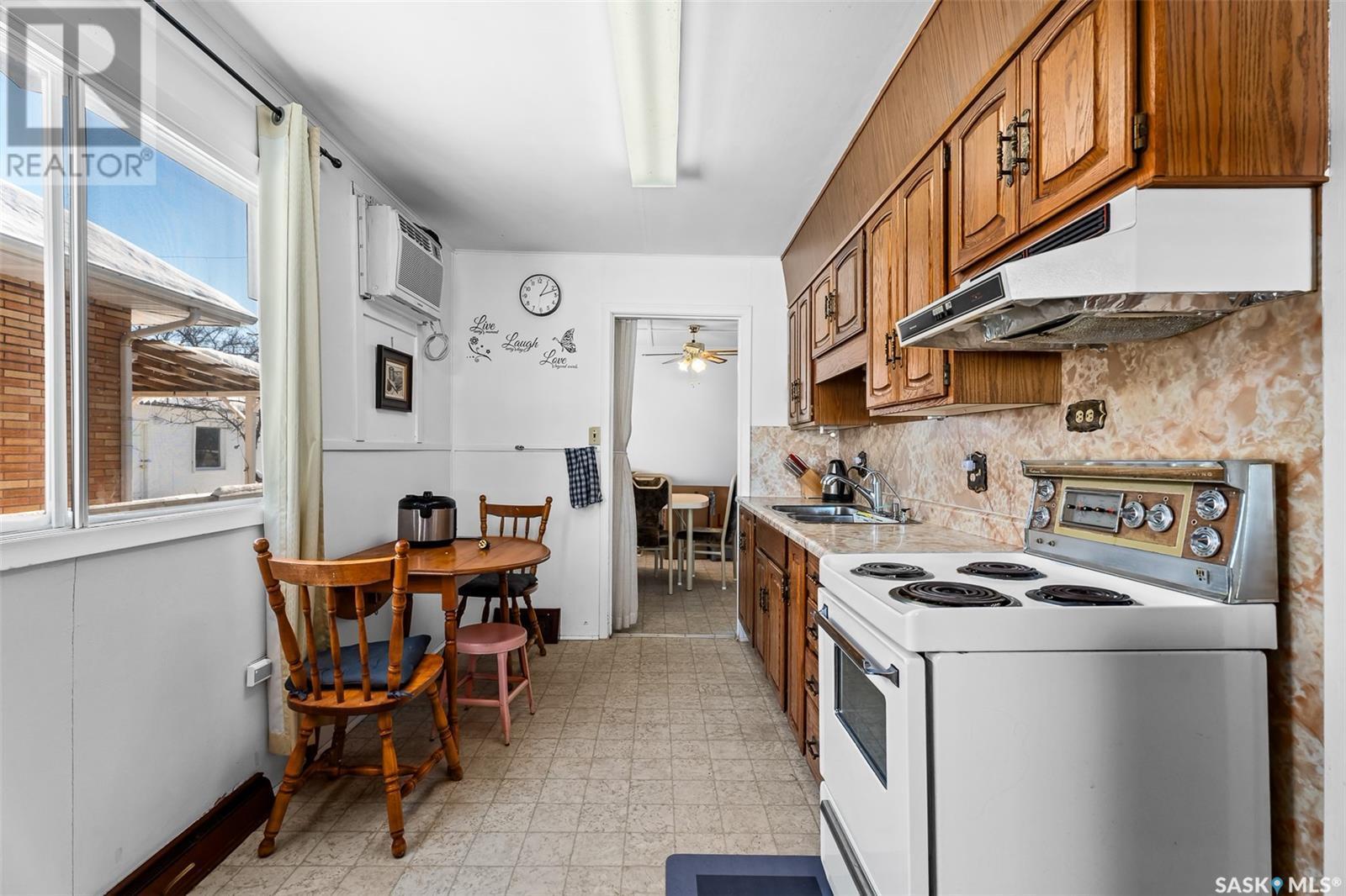 












845 Athabasca STREET E

,
Moose Jaw,




Saskatchewan
S6H0M6

