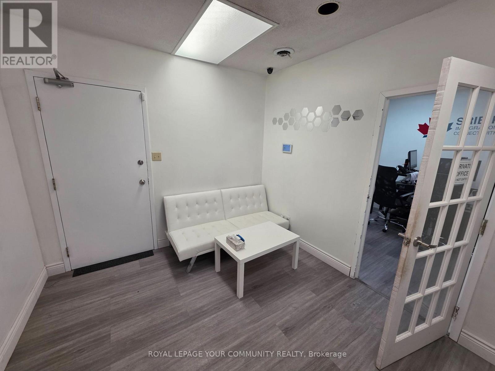 












213 - 4218 LAWRENCE AVENUE

,
Toronto,




Ontario
M1E4S6

