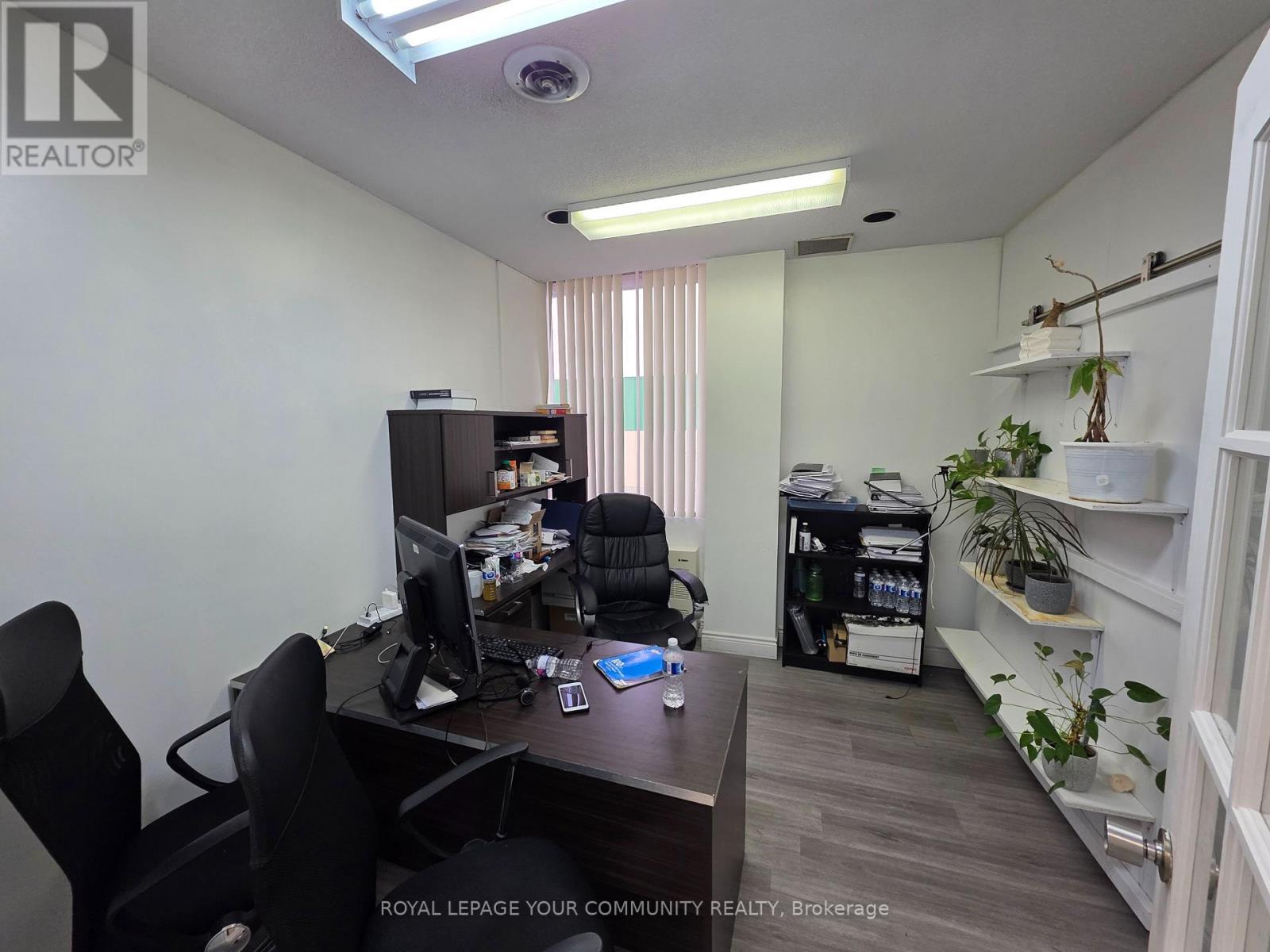 












213 - 4218 LAWRENCE AVENUE

,
Toronto,




Ontario
M1E4S6


