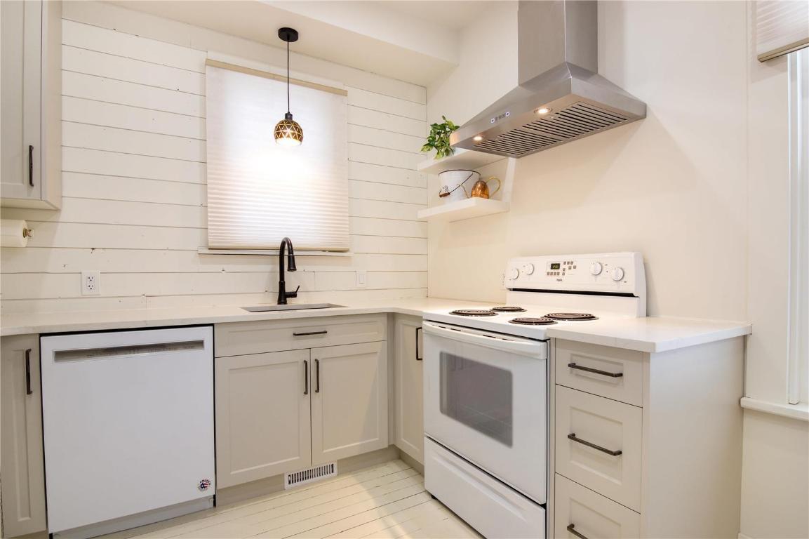 









2142


Shuswap

Avenue,
Lumby,




BC
V0E 2G0

