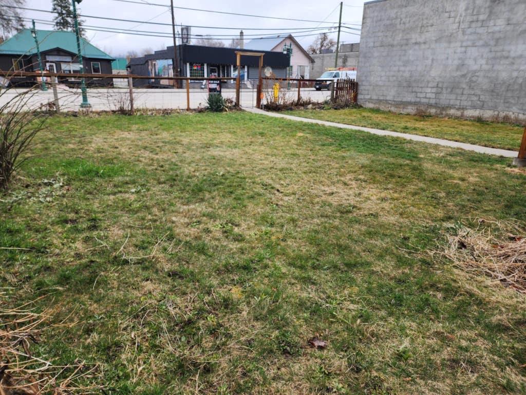









2142


Shuswap

Avenue,
Lumby,




BC
V0E 2G0

