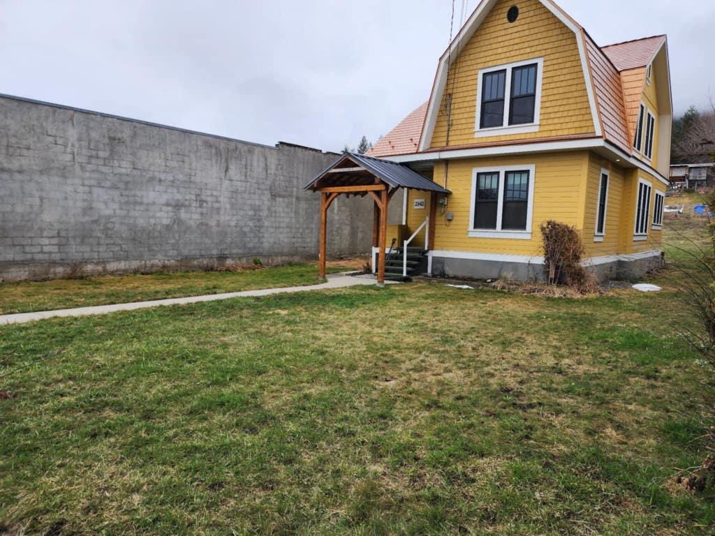 









2142


Shuswap

Avenue,
Lumby,




BC
V0E 2G0

