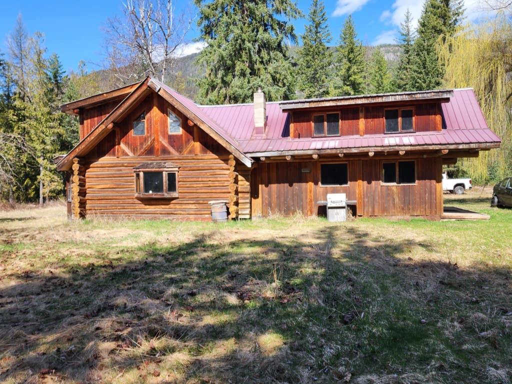 









692


North Fork

Road,
Cherryville,




BC
V0E 2G3

