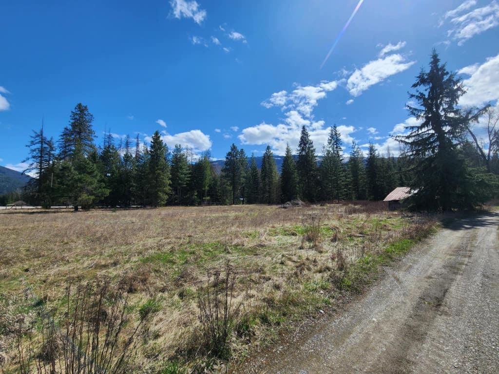 









692


North Fork

Road,
Cherryville,




BC
V0E 2G3

