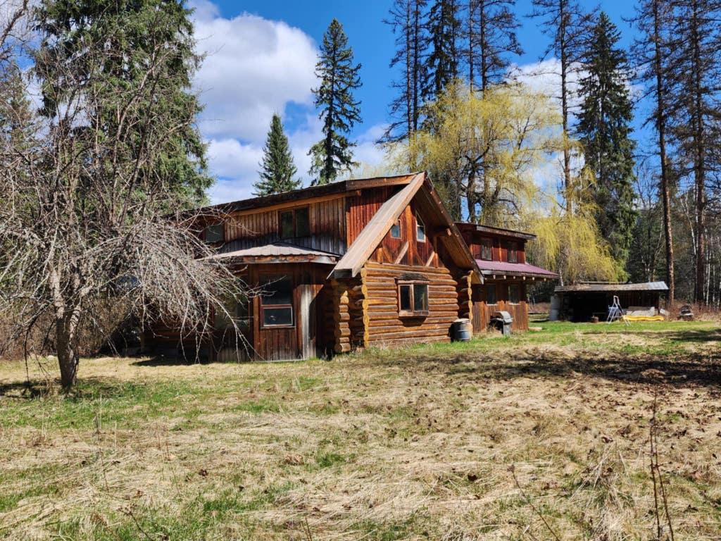 









692


North Fork

Road,
Cherryville,




BC
V0E 2G3

