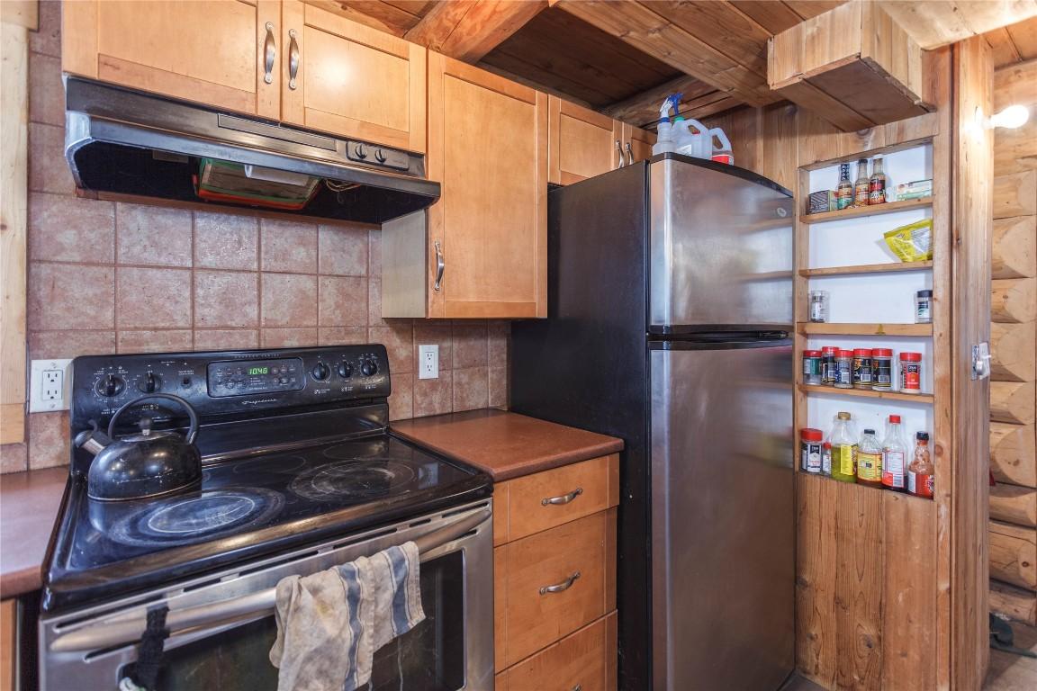 









692


North Fork

Road,
Cherryville,




BC
V0E 2G3

