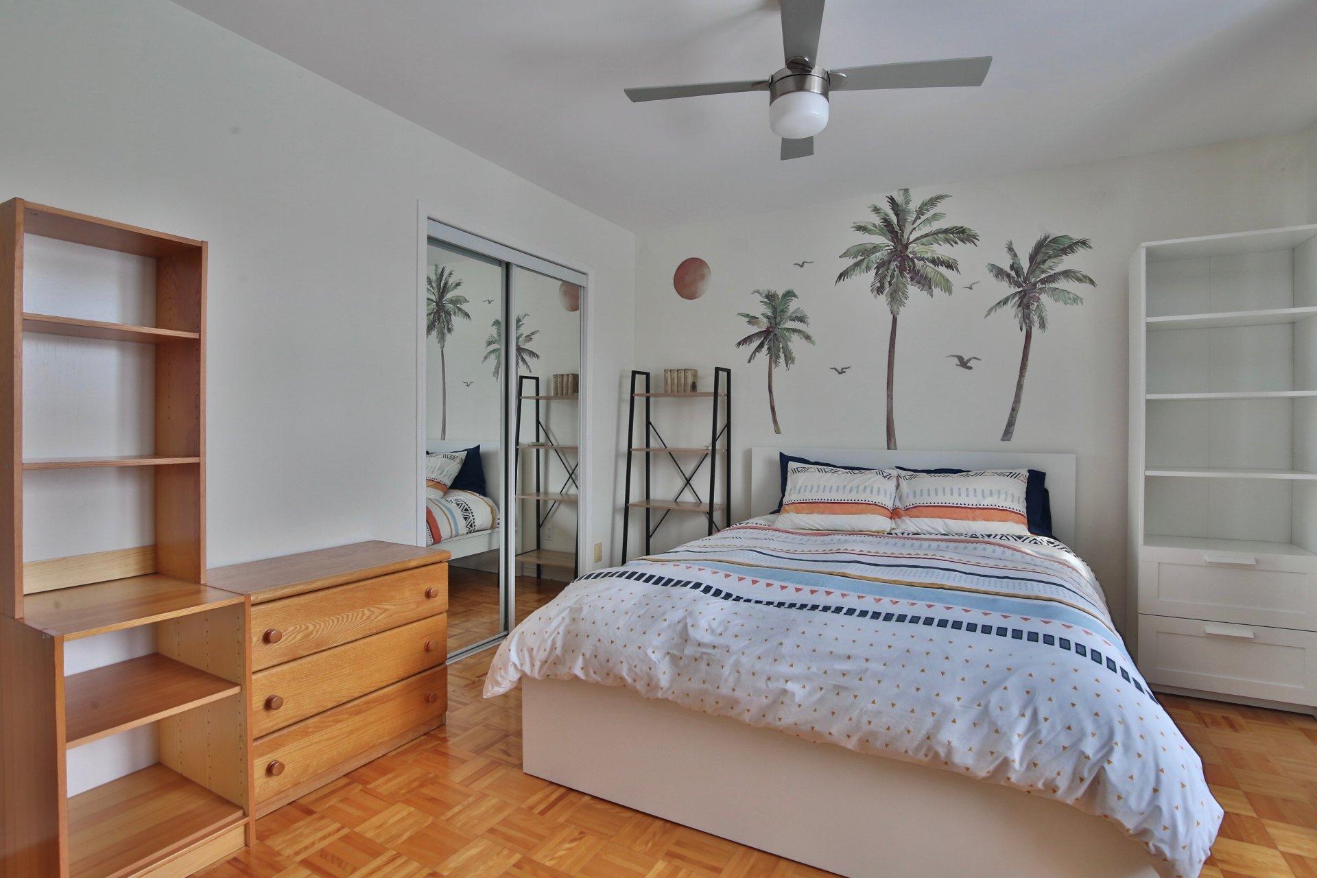 









2625


Boul. Jacques-Marcil

, 303,
Longueuil (Saint-Hubert),




QC
J3Y9E4


