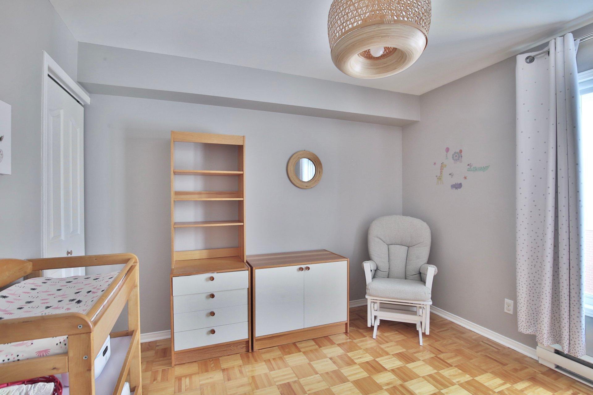 









2625


Boul. Jacques-Marcil

, 303,
Longueuil (Saint-Hubert),




QC
J3Y9E4

