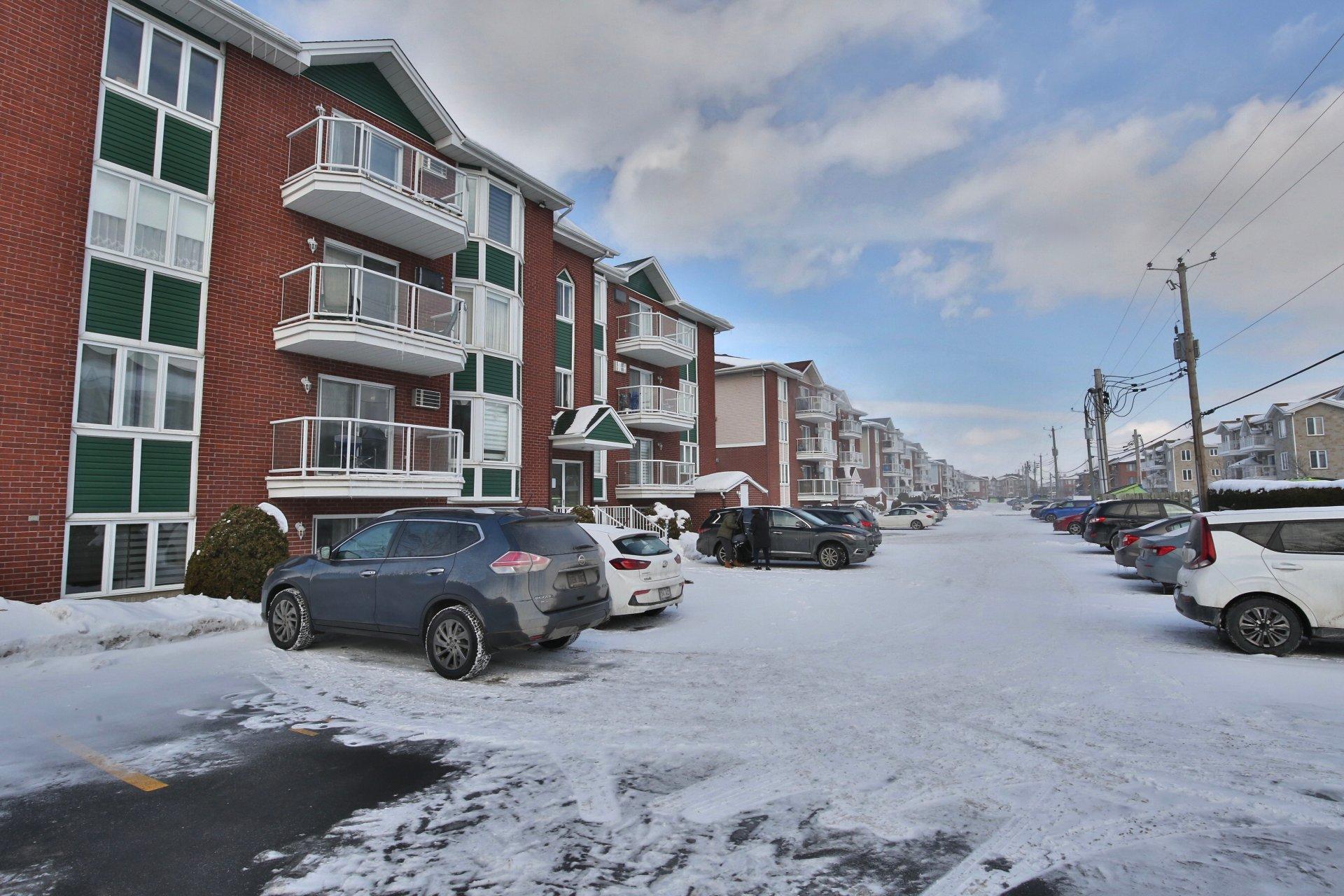 









2625


Boul. Jacques-Marcil

, 303,
Longueuil (Saint-Hubert),




QC
J3Y9E4

