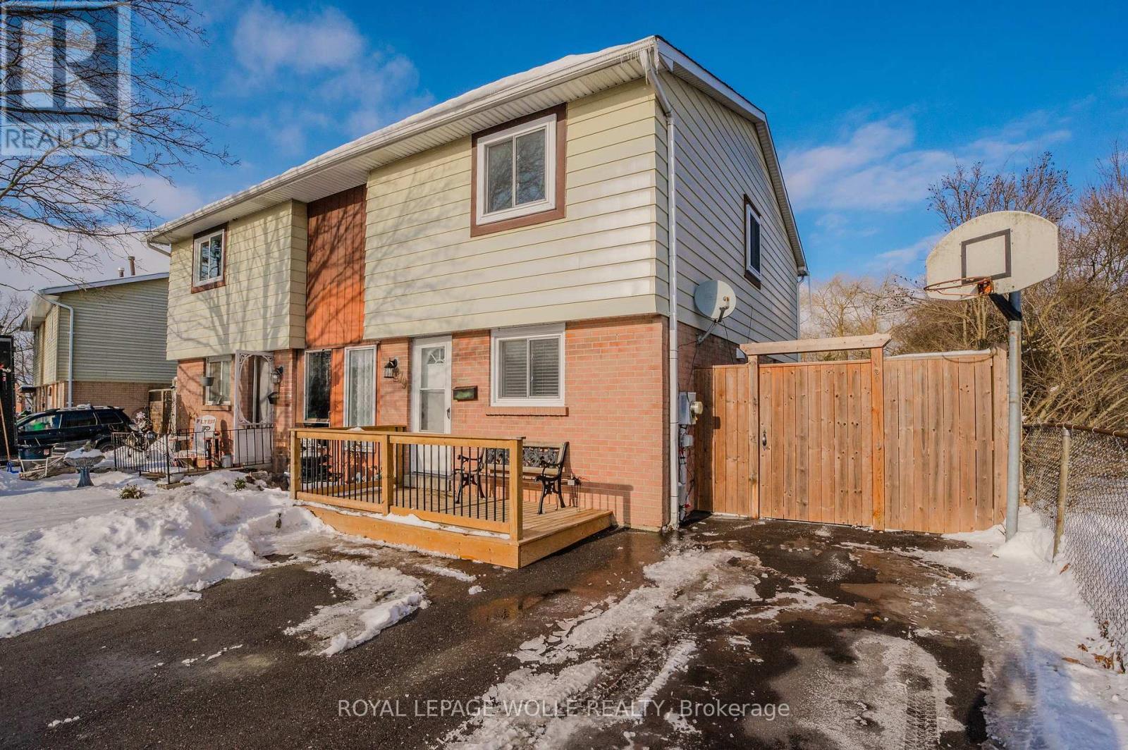 












79 TENNYSON STREET

,
Woodstock,




Ontario
N4S8B3

