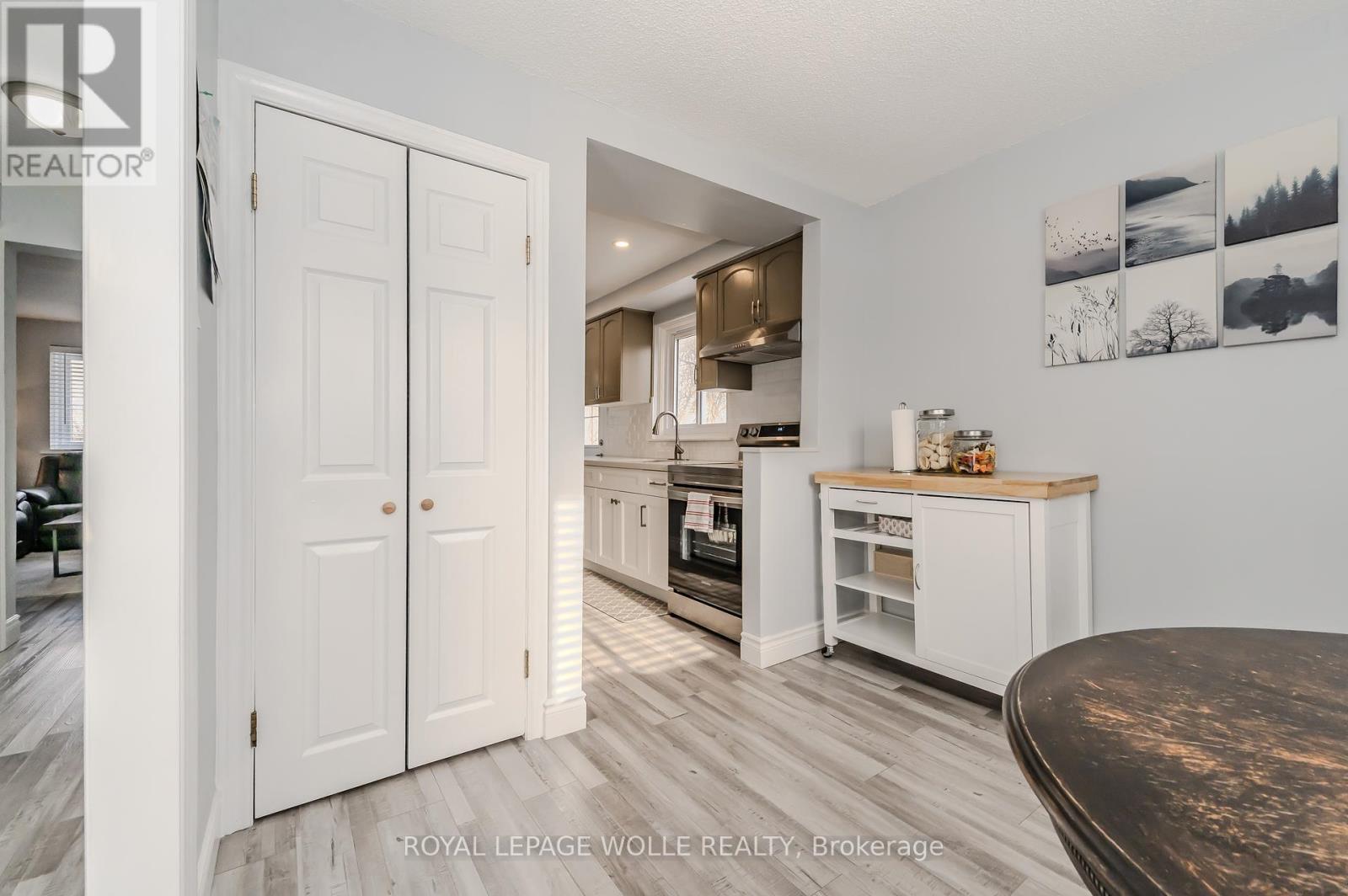 












79 TENNYSON STREET

,
Woodstock,




Ontario
N4S8B3

