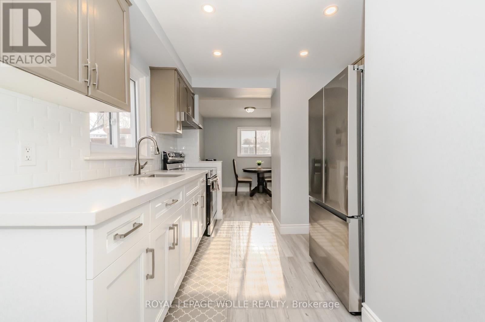 












79 TENNYSON STREET

,
Woodstock,




Ontario
N4S8B3

