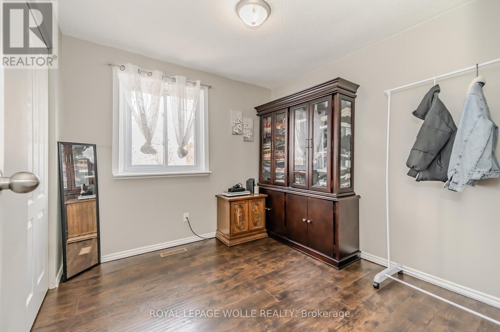 












79 TENNYSON STREET

,
Woodstock,




Ontario
N4S8B3

