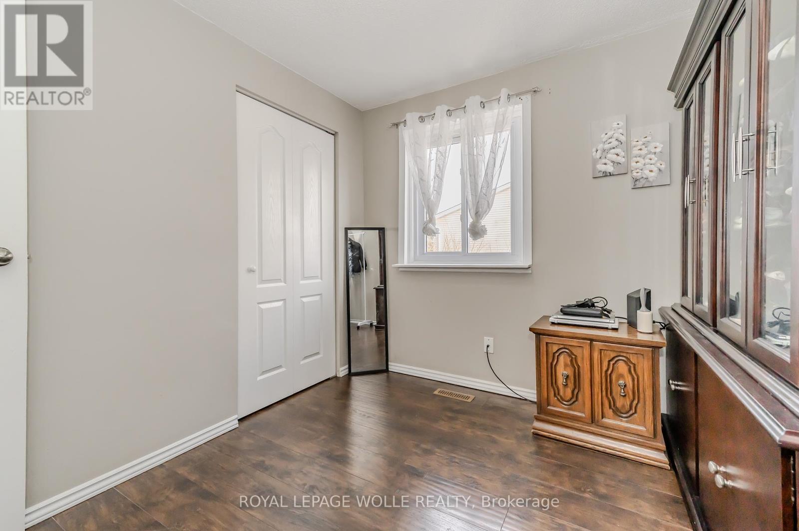 












79 TENNYSON STREET

,
Woodstock,




Ontario
N4S8B3

