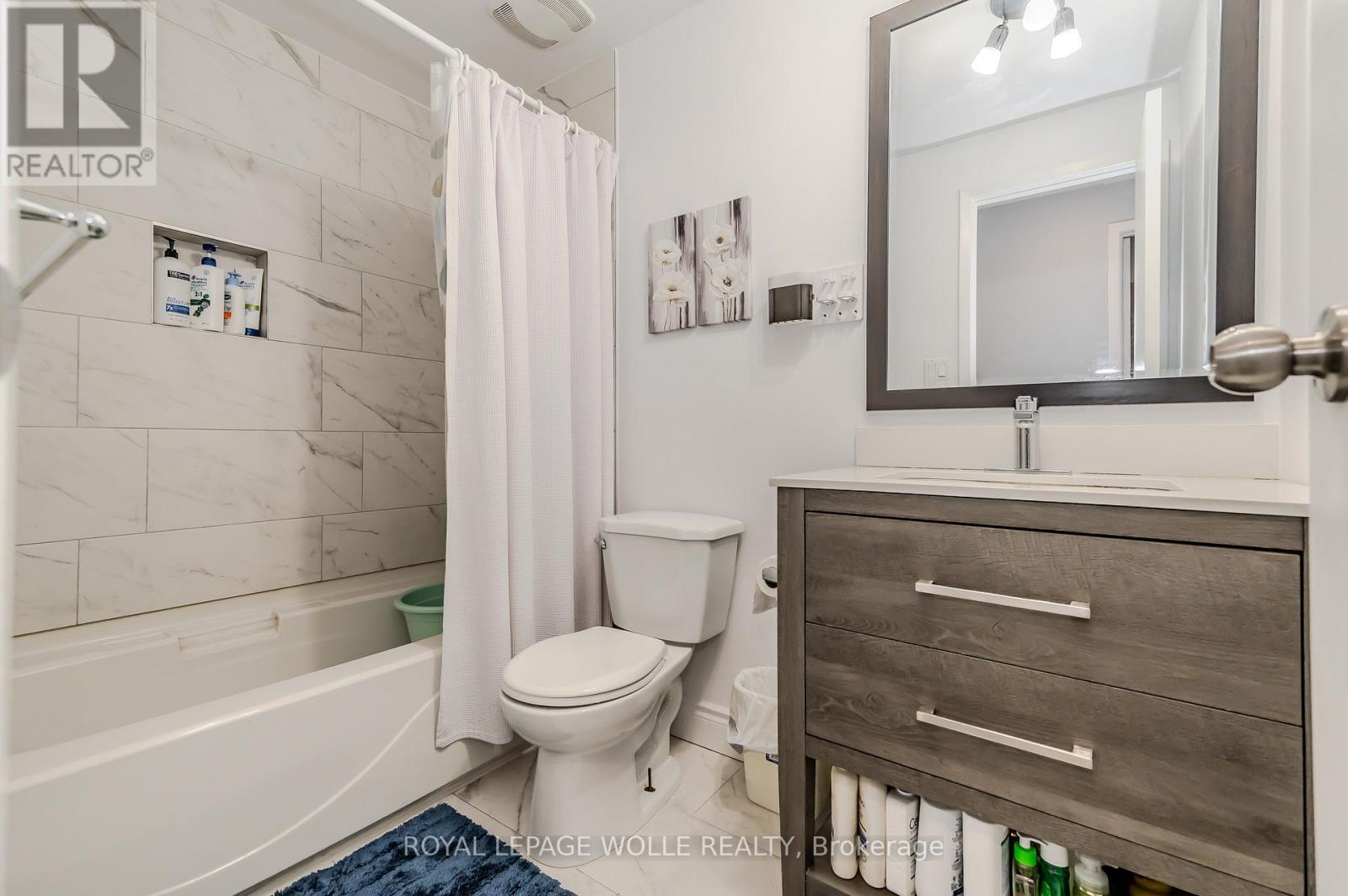 












79 TENNYSON STREET

,
Woodstock,




Ontario
N4S8B3

