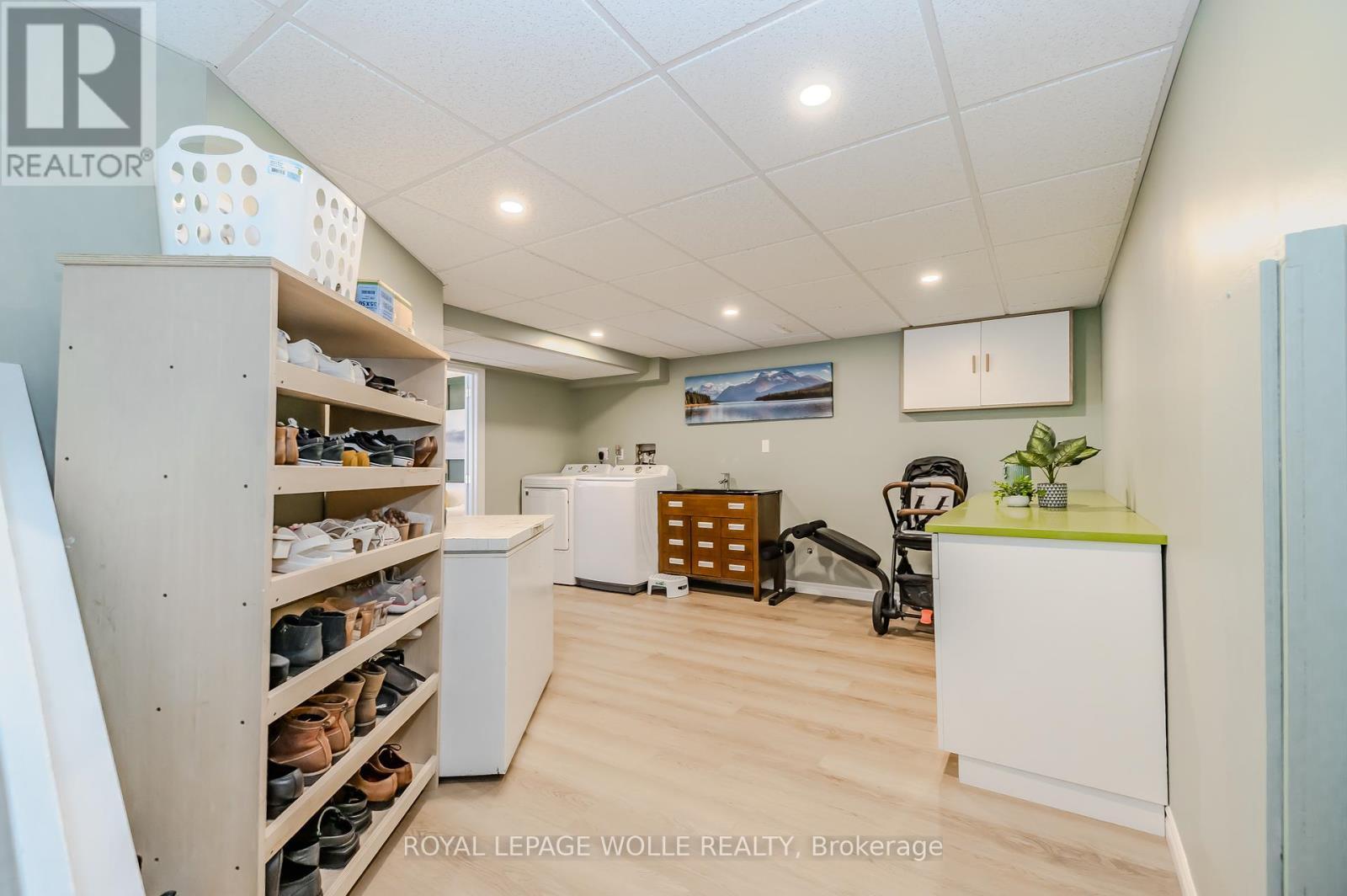 












79 TENNYSON STREET

,
Woodstock,




Ontario
N4S8B3

