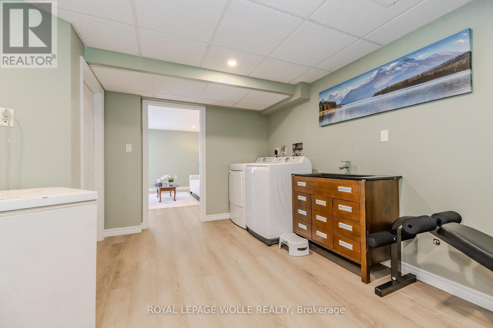 












79 TENNYSON STREET

,
Woodstock,




Ontario
N4S8B3

