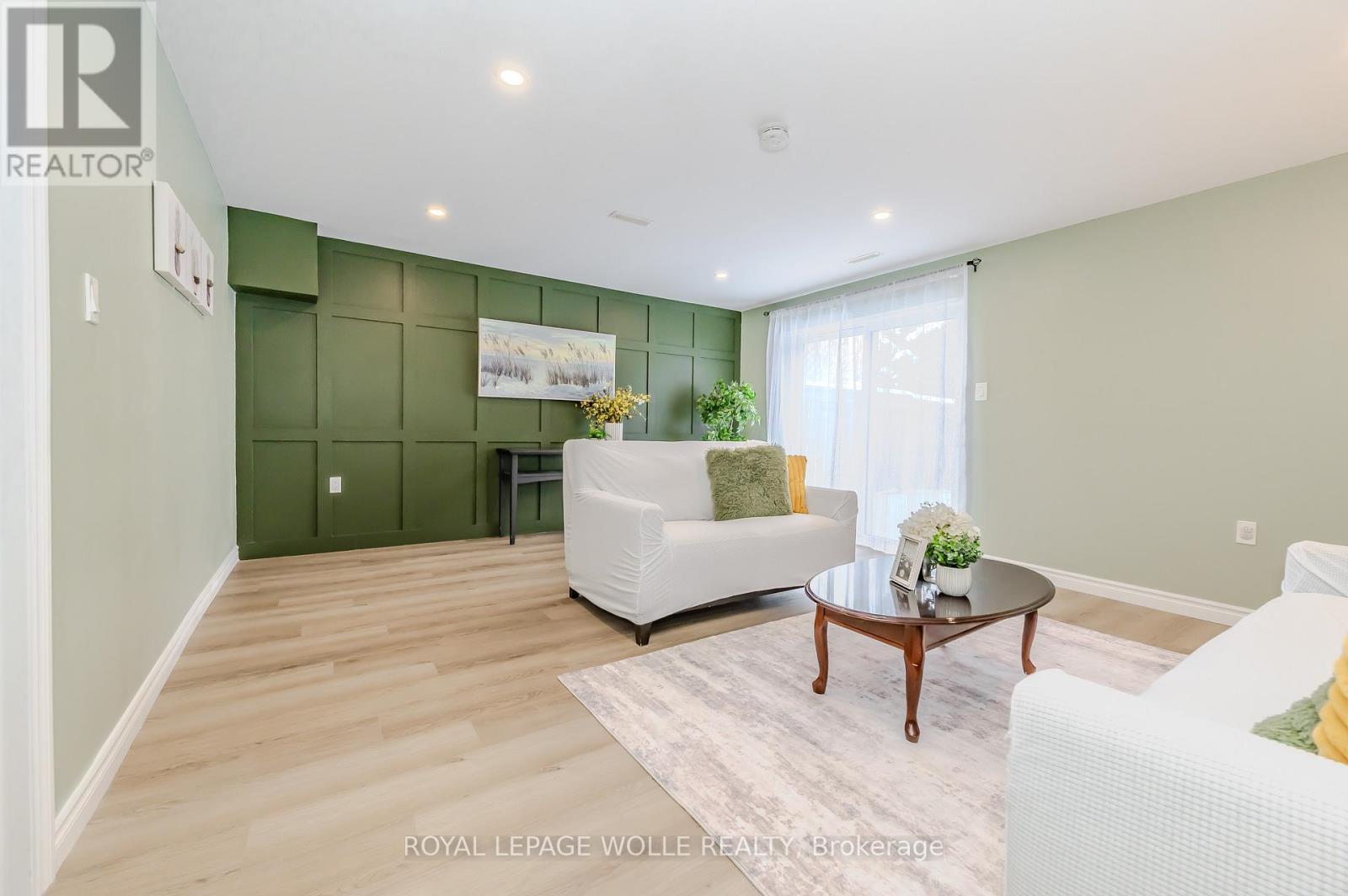 












79 TENNYSON STREET

,
Woodstock,




Ontario
N4S8B3


