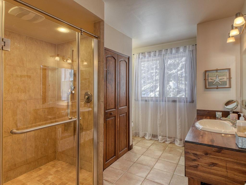 









1156


Ch. du Lac-Chaud

,
La Macaza,




QC
J0T1R0

