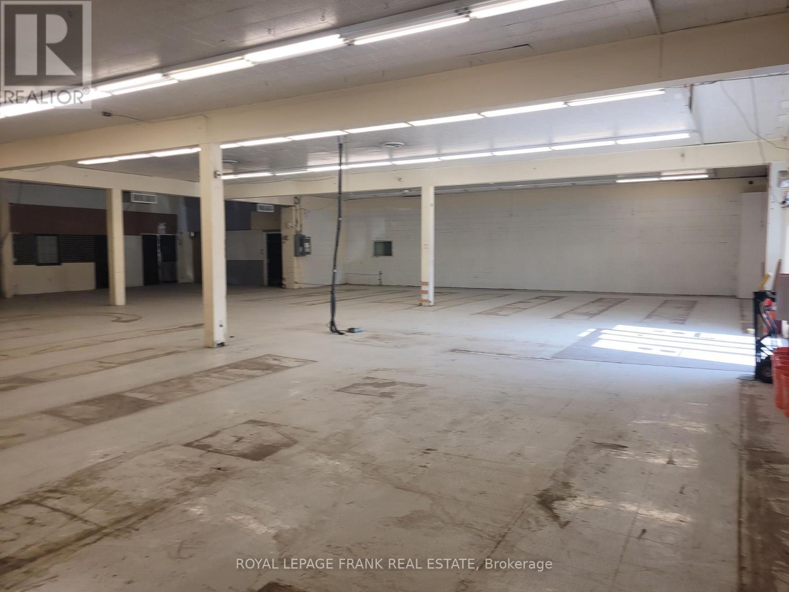 












246 KING STREET E

,
Clarington (Bowmanville),




Ontario
L1C1P5

