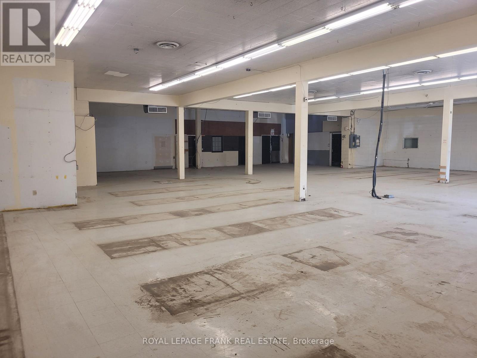 












246 KING STREET E

,
Clarington (Bowmanville),




Ontario
L1C1P5

