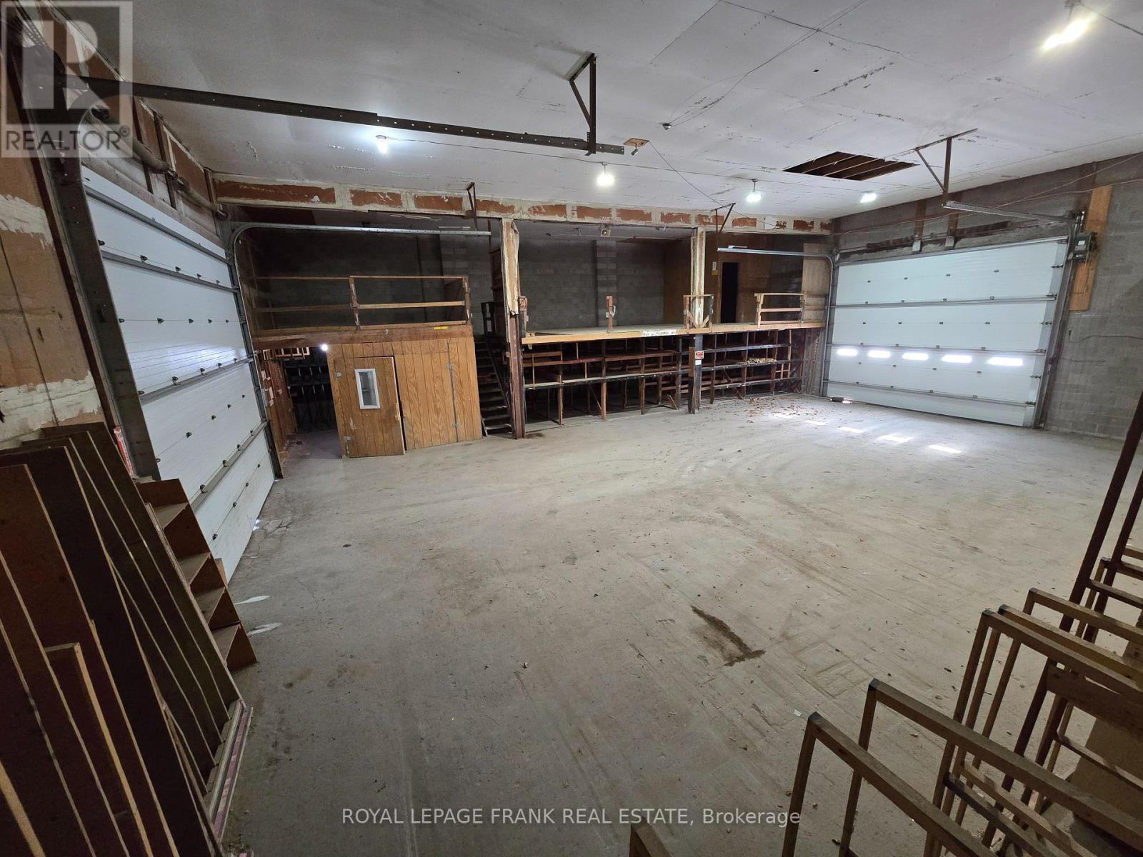 












246 KING STREET E

,
Clarington (Bowmanville),




Ontario
L1C1P5

