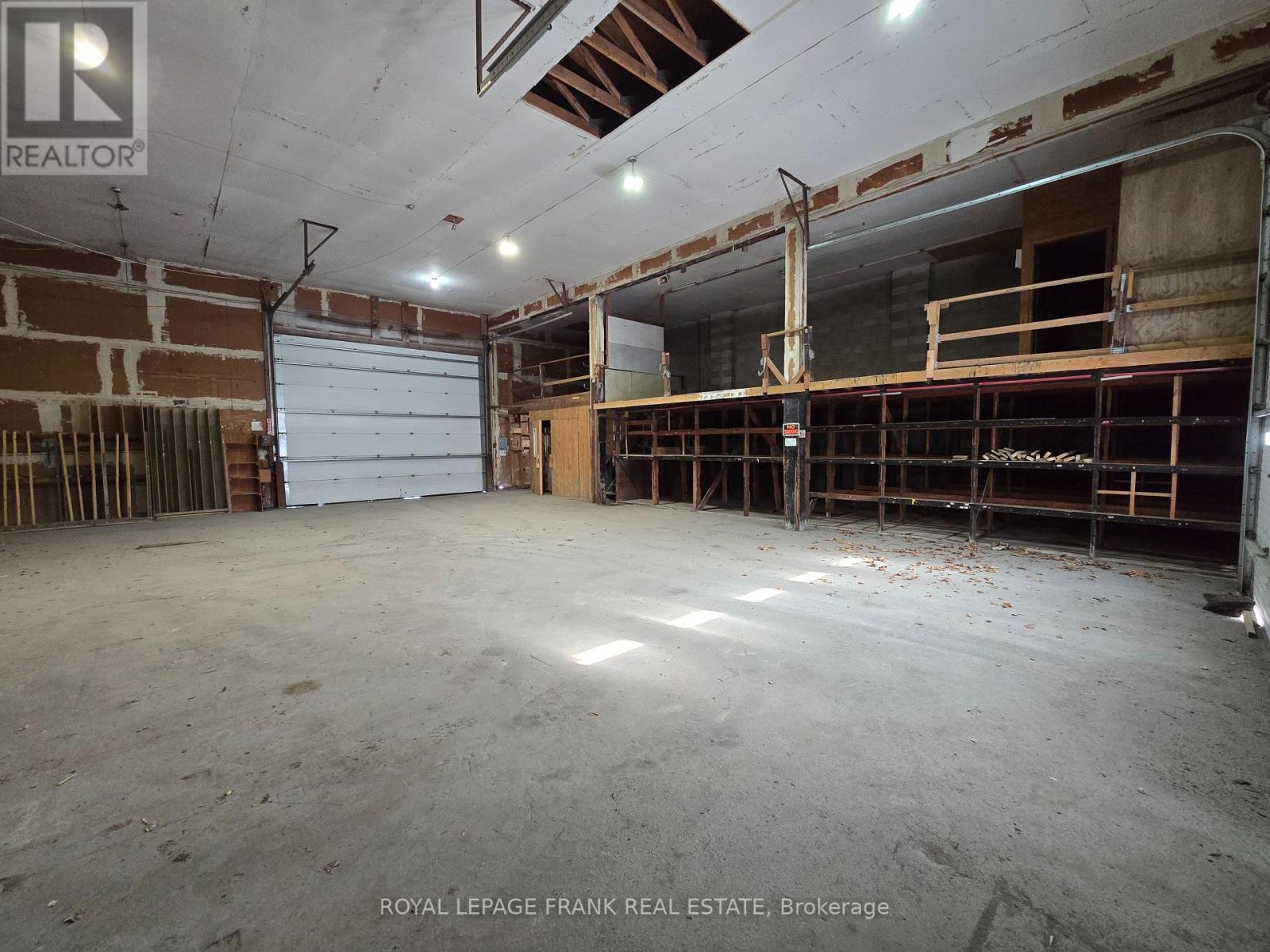 












246 KING STREET E

,
Clarington (Bowmanville),




Ontario
L1C1P5

