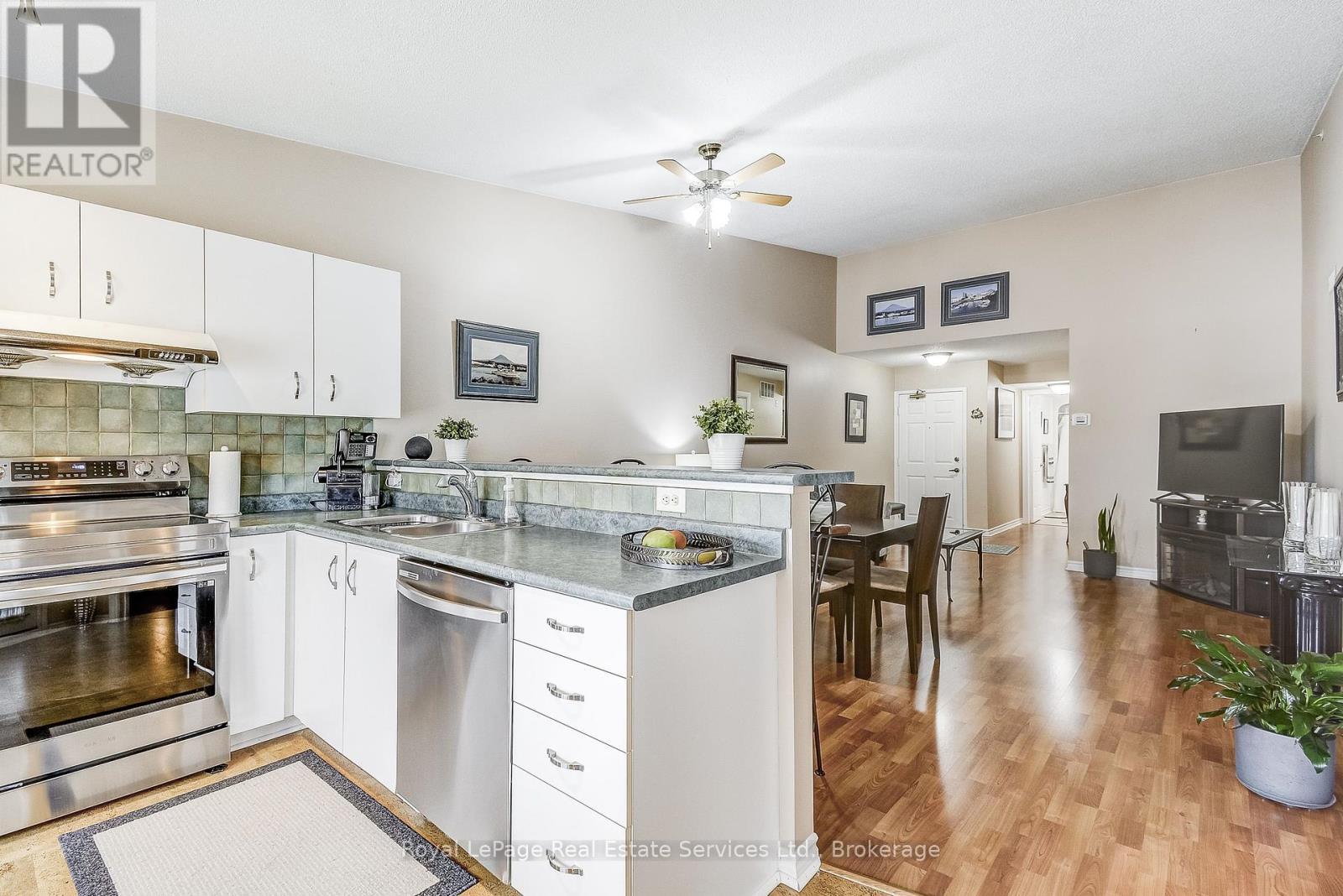 












411 - 1431 WALKERS LINE

,
Burlington (Tansley),




Ontario
L7M4P3

